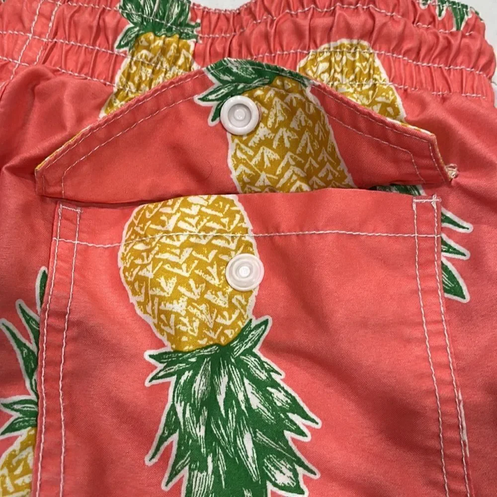 NWOT Old Navy Pineapple Swim Trunks.  Size M medium 30/32 men’s